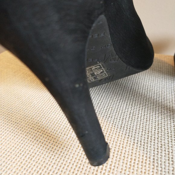 Black Suede Pumps - Picture 11 of 12
